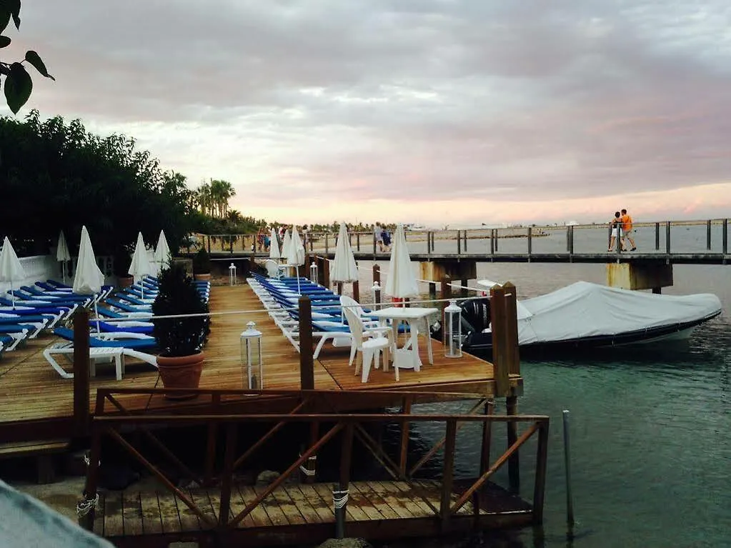 Hotel Restaurant Juanito Platja Sant Carlos de la Ràpita Espagne
